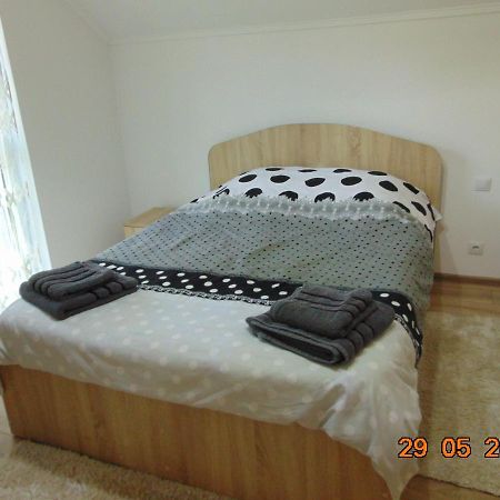 Vila Floarea De Colt Apartment บอร์ชา ภายนอก รูปภาพ