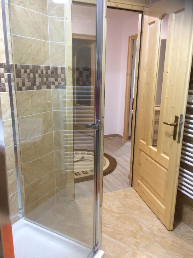 Vila Floarea De Colt Apartment บอร์ชา ภายนอก รูปภาพ